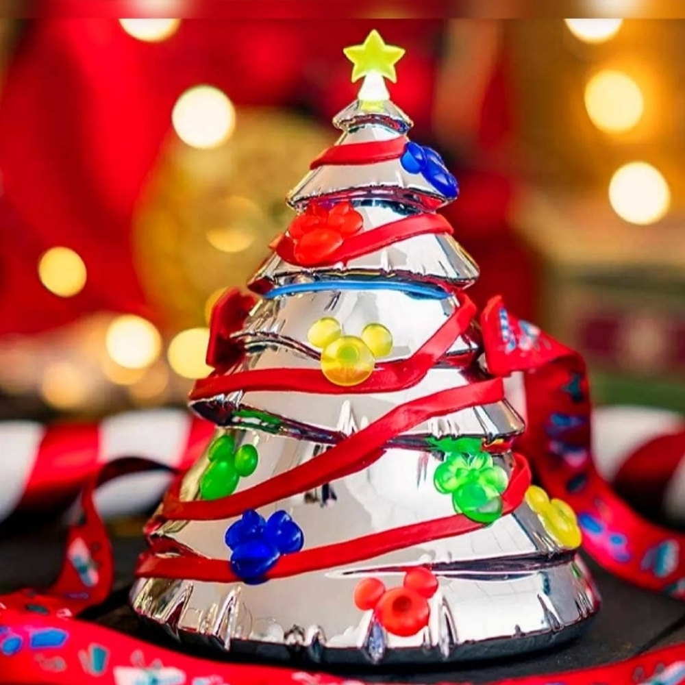 DisneyParks Disneyland Mickey Light Up Metallic Christmas Tree Sipper Cup NEW